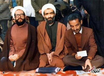 عکس جالب از صف نماز جمعه با حضور مسئولان در سال ۱۳۵۹