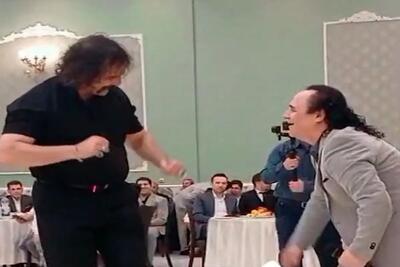 آواز شاد؛ این آقا به قیافش میخوره چک پاس کنه ولی ببین وسط تالار چه ناز میرقصه