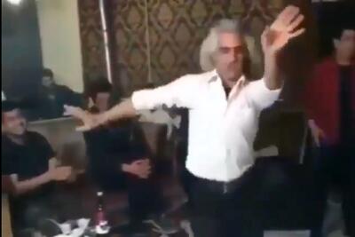 آواز شاد؛ پیرمرد نی قلیون با استایل خیلی کاریزماتیک چه رقص بندری رفت کنترلش در رفته