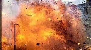 گودال ایجاد شده براثر انفجار در بندر شهید رجایی بندرعباس