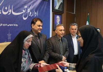 زنان پیشرو جامعه کار و تلاش فارس تجلیل شدند - تسنیم
