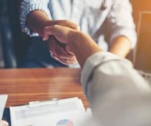 نکات ریز و درشت آداب معاشرت در جاهای مختلف