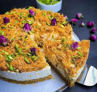 این دسر شعریه با محلبی میانیش خیلی خوشمزه است