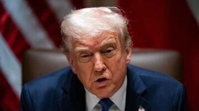 عکسی از چرت عمیق ترامپ در یک مراسم مهم!
