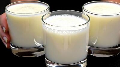 طرز تهیه سریع ماست میوه‌ای مقوی در منزل (فیلم)