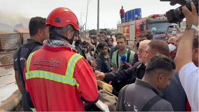 بازدید میدانی وزیر کشور از محل حادثه بندر شهید رجایی پس از کنترل حریق
