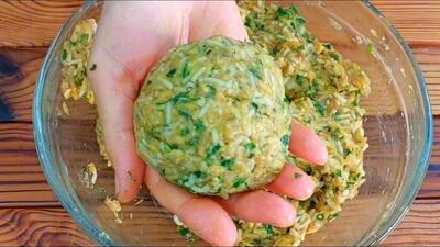 کوفته برنجی خوشمزه و فوق العاده با نان سنگک و سبزی خوردن / طرز تهیه کوفته برنجی یک غذای سنتی و عالی