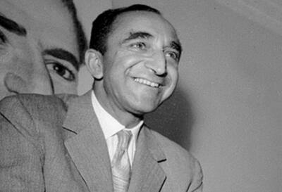 یادداشت‌های علم، یکشنبه ۳ اردیبهشت ۱۳۵۱: با آشپز فرانسوی مورد علاقه شاه که با آشپز ایرانی ما نمی‌سازد، چانه زدم که استعفا ندهد