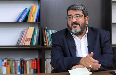 فواد ایزدی : متأسفانه شتر در کشور زیاد داریم