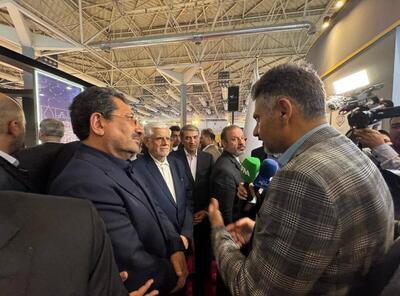 بازدید دکتر عارف از غرفه هلدینگ تاپیکو در نمایشگاه بین‌المللی ایران اکسپو ۱۴۰۴