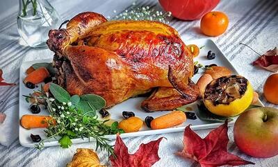 طرز تهیه مرغ شکم پر به روش رستورانی؛ در قابلمه و فر
