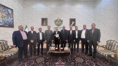 دیدار استفان فوکس با اعضای هیئت‌رئیسه فراکسیون ورزش مجلس؛ روزنه امید برای ورزش ایران - پارس فوتبال