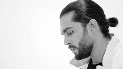 آواز باشکوه یکیو دارم کنارم از حامیم