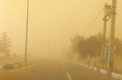 تندباد با سرعت ۹۰ کیلومتر بر ساعت استان همدان را در نوردید