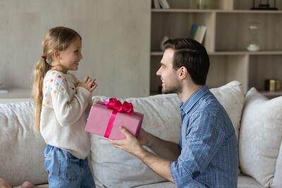 روز دختر چی بخریم؟