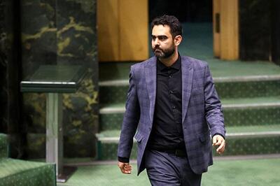 نماینده تندروی مجلس: درخواست استیضاح وزیر راه را امضا کردم!