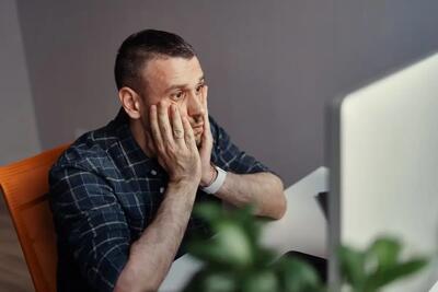 پای دروغ در کفش حقیقت