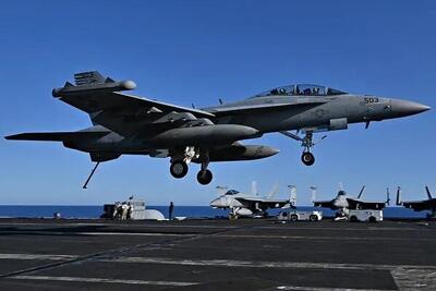 دلیل سقوط F-18  آمریکا، حمله حوثی‌ها بود