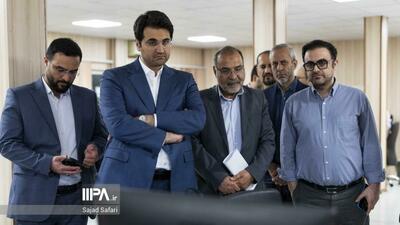 بازدید رئیس سازمان امور مالیاتی از روزنامه ایران