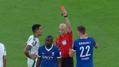 اخراج کولیبالی مدافع الهلال مقابل الاهلی عربستان
