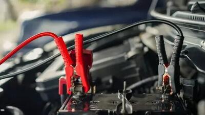 اگر کابل اتصال باتری خودرو را برعکس وصل کنیم چه می‌شود؟