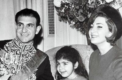 عکس/  «شهناز پهلوی در کنار پدر و نامادری اش»؛ سال ۱۳۳۱