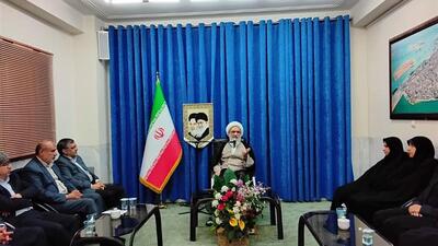 خانواده‌های شهدا در خط مقدم مقابله با جنگ نرم فرهنگی دشمن قرار دارند