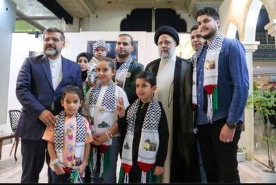 هدیه‌ای که شهید رئیسی به مناسب روز دختر به نوجوان فلسطینی داد