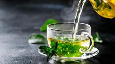 مصرف چای سبز برای چه افرادی ممنوع است؟ (فیلم)