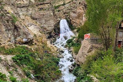 7 آبشار زیبای تهران که در بهار معرکه هست