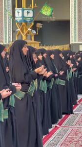 آیین تعویض کشیک و خطبه‌خوانی خادمان رضوی به یاد درگذشتگان حادثه بندرعباس + فیلم