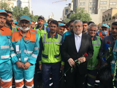 خادمان شهری در مشهد از امام مهربانی‌ها اذن خدمت گرفتند