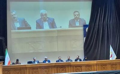 استاندار فارس: شوراها می‌توانند یاری‌گر دولت‌ها در توسعه متوازن باشند