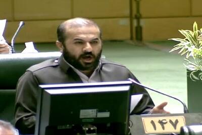 حسینی‌پور: جای مراسمات پرخرج، اقدام عملی برای بهبود معیشت معلمان شود