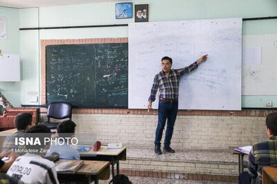 معلمان، ستون‌های بی‌ادعای توسعه ملی هستند