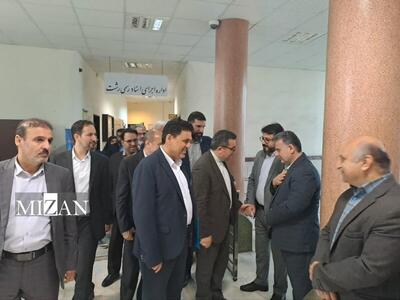 رئیس سازمان ثبت اسناد و املاک کشور از واحد‌های ثبتی رشت بازدید کرد/ تأکید بر ارتقای خدمات ثبتی و گفت‌و‌گو با کارکنان