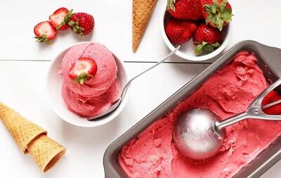طرز تهیه بستنی رژیمی توت فرنگی + فیلم - سبک ایده آل