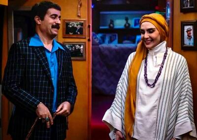 این صحنه از پایتخت ۷ غوغا کرد; رقص دیدنی نقی، ارسطو و سالار