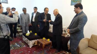 خانواده‌ شهدا چراغ راه مسئولان هستند