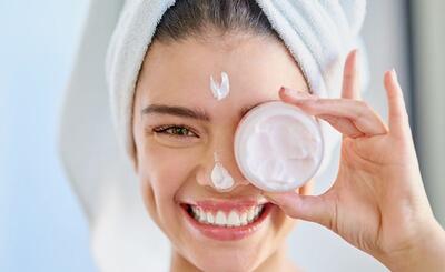 توصیه مهم متخصص پوست به زنان / SPF مناسب برای کرم ضدآفتاب چند است؟