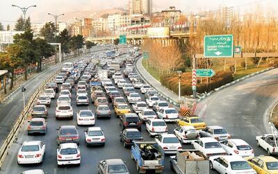 مخاطب تابلوی زرد بزرگراه‌های تهران کیست؛ شهروندان یا شهرداری؟