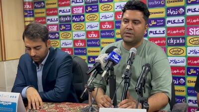 نشست خبری سعید اخباری سرمربی چادرملو بعد از دیدار با فولاد