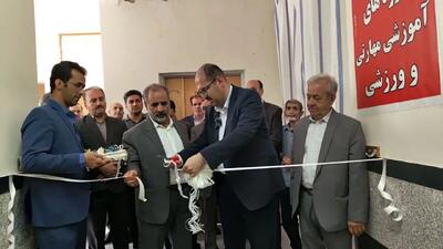همزمان با هفته کاروکارگر  خانه کارگر نهاوند  افتتاح شد