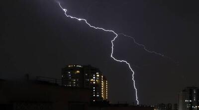 تهرانی‌ها منتظر باد شدید و رعدوبرق باشند