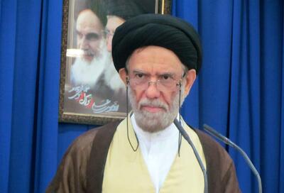 امام جمعه دیر: قراردادهای موقت برای کارگران امنیت آفرین نیست