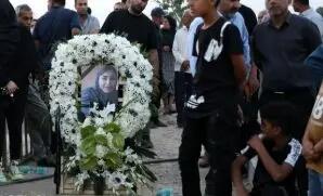 تصاویری دردناک و غم انگیز از تشییع پیکر سمیه رئیسی یکی از زنان جانباخته در انفجار بندرشهید رجایی +‌ عکس
