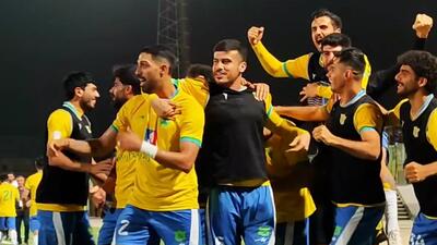 خوشحالی بعد از گل اول صنعت نفت به نفت گاز گچساران - پارس فوتبال