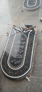 شکستن سنگ مزار شهدای گمنام در اراک/ درخواست عمومی برای پیگیری و مجازات عاملان