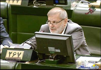 حیات مقدم:در جبل علی امارات ورودی و خروجی کانتینر چهار روز و در بندر شهید رجایی حدود چهار ماه تاجر گرفتار ترخیص است | روزنو