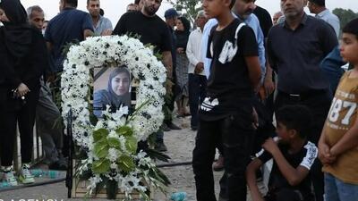 ببینید| لحظات غم انگیز تشییع پیکر یکی از جان‌باختگان انفجار بندرعباس | رویداد24